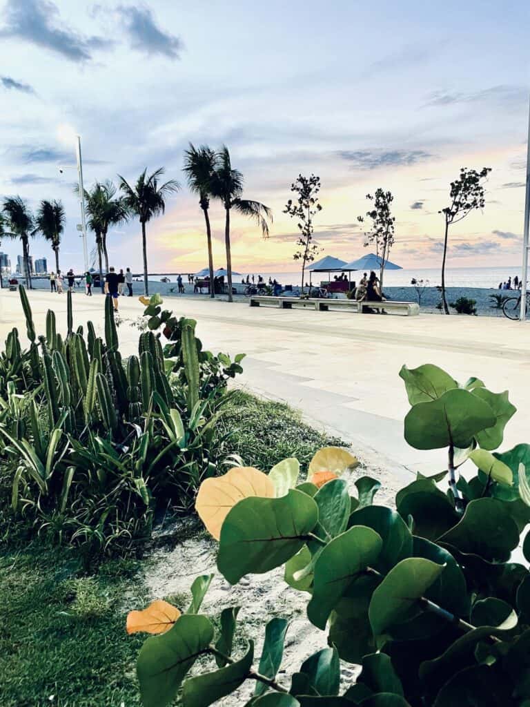 Fortaleza digital nomads — Beira Mar Avenue