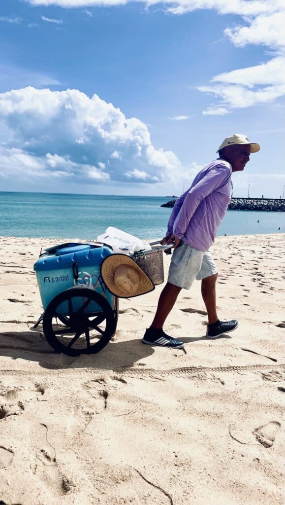 Fortaleza digital nomads — Beira Mar beach vendors